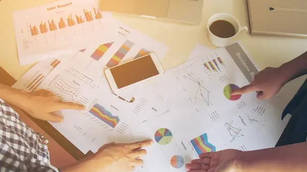 マーケティングプラン {{brizy_dc_image_alt imageSrc=